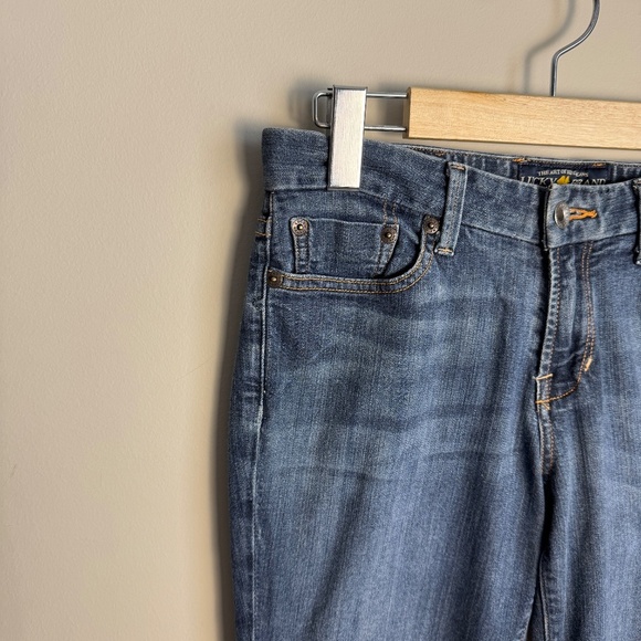 Lucky Brand Women's Sweet Jean Straight Medium Wash Denim Blue Jeans Size 4 / 27 - Picture 3 of 14